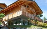 Holiday Home Valais Fernseher: House Castle Hill 
