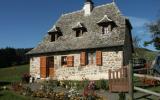 Holiday Home Calvinet Parking: Holiday Home Auvergne 6 Persons 