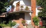 Apartment Italy: Lucca Holiday Apartment Rental With Walking, Internet ...