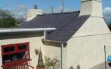 Holiday Home Anglesey: Self-Catering Cottage In Llanfairpwllgwyngyll, ...