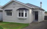 Holiday Home New Zealand Waschmaschine: Holiday Home In Auckland With Log ...