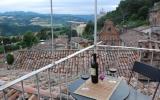 Todi holiday apartment rental, Central Todi with walking, balcony/terrace, rural retreat, TV