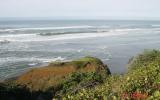 Holiday Home Neskowin: Great Oceanfront House - Sleeps 10, Washer/dryer, ...