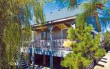 Holiday Home Waves: Bayberry Cottage - Home Rental Listing Details 