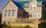 Holiday Home Canada: Seabright Beach Cottage With Writer's Tower - Home ...