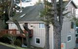 Holiday Home Lincoln City Oregon Surfing: Great House - Sleeps 10, Hot Tub, ...