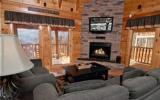 Holiday Home Tennessee: Lookout Lodge - Cabin Rental Listing Details 