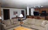 Holiday Home Mammoth Lakes: 072 - Mountainback - Home Rental Listing Details 
