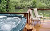 Holiday Home United States: Healdsburg Riverfront Wine Country, Hot Tub, ...