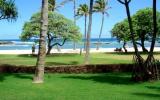 Holiday Home Hawaii: Beach Front Beach Level Studio With Direct Ocean Views - ...