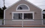 Holiday Home Depoe Bay: Great Cottage - Sleeps 2, With Air Conditioning, ...