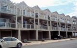 Apartment Oregon: Nicely Appointed Condo - Sleeps 6, 1/2 Block To Beach, Wa... - ...