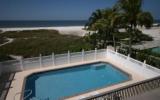 Holiday Home United States: Pool And 4+1 Beachfront Vacation Home 