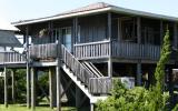 Holiday Home Harkers Island Fernseher: This 2 Bedroom Cottage Is Located ...