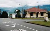 Holiday Home New Zealand: The Mill House: Elegant Vacation House In Moana 
