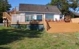 Holiday Home Campbell River: 2 Private Beachfront Cottages 