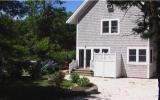 Holiday Home United States: Beautiful Vineyard Haven Hideaway 