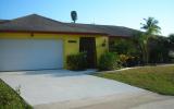 Holiday Home Cape Coral Fernseher: Courtyard Pool Home On Intersecting ...