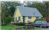 Holiday Home Maine: Yellow Cottage: Splendid Retreat In Owls Head 