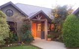 Holiday Home New Zealand Fernseher: A Peaceful Garden Retreat Or Base For ...