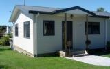 Holiday Home New Zealand Fishing: Colonial Lodge-3 Bedroom Home 