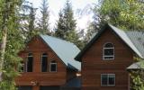 Holiday Home Alaska: Charming House Overlooking Mountains 