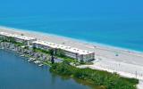 Apartment United States Fernseher: Two Bedroom Beachfront At Fisherman's ...