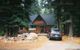 Holiday Home Tahoe City: Bear View Lodge: Splendid Retreat Amid Woods 