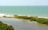 Apartment Fort Myers Beach: Great Views From This 11Th Floor Gulf Front Unit. 