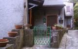 Holiday Home Italy: Village House For 6 In Northern Tuscany 