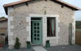 Holiday Home Vouvant Fernseher: 3 Bedroom Detached Stone Cottage 