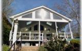 Holiday Home United States: Beautiful Riverfront Property 