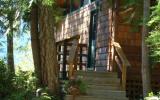 Holiday Home British Columbia Fernseher: The Captain's Cabin 