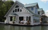 Holiday Home Oregon Fishing: Beautiful Floating Home With Mountain Views 