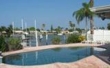 Holiday Home Treasure Island Florida: Lovely Contemporary Dolphin Home 