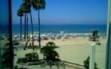 Holiday Home Newport Beach: 2312 W Oceanfront 