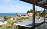 Holiday Home Other Localities New Zealand: Bakers Bach Rangiputa Holiday ...