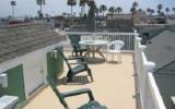 Holiday Home Newport Beach: 120 A 24Th Street (Lower Unit) 