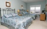 Holiday Home North Myrtle Beach: Pelican Manor B 