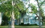 Holiday Home Elk Rapids: Charming Victorian Home 
