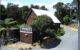 Holiday Home Other Localities New Zealand: Kiwi Bach Studio In Peaceful ...