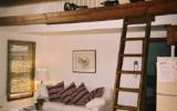 Apartment Provincetown Fernseher: Center Of Town Condo - Steps To Boatslip & ...