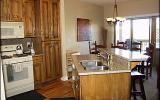 Holiday Home Utah: Spacious And Centrally Located - Multi-Level Townhome 