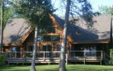 Holiday Home Michigan Fernseher: Beautiful Brevort Lake Log Home 