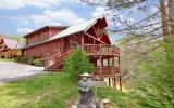 Holiday Home Sevierville: Blackjack Luxury Vacation Cabin 
