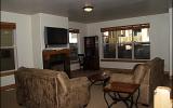 Holiday Home Colorado: Private Aspen Home - Contemporary Decor 
