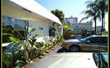 Holiday Home United States: Cheerful Vacation Triplex One Block To Beach 