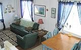 Holiday Home United States: Hayes Beach Haven, Charming Beach Cottage,1.5 ...