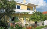 Holiday Home Croatia: Haus Sime: Accomodation For 10 Persons In Zadar, ...