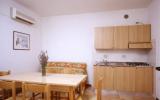 Holiday Home Italy: Holiday Home (Approx 40Sqm), Peschiera Del Garda For Max 6 ...